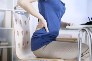 woman-sitting-670x446